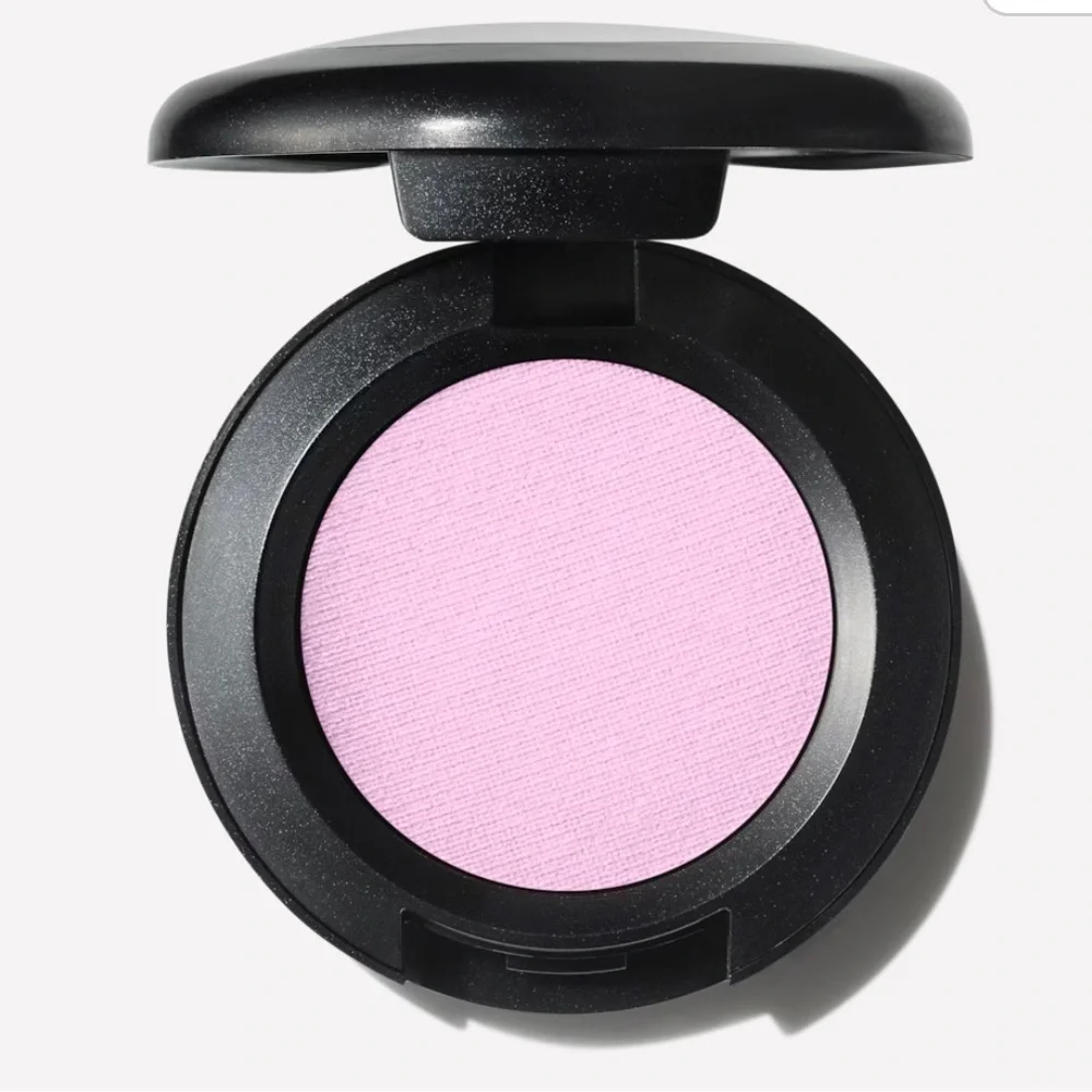 MAC #Humblebrag Lilac Frost Eye Shadow Icy Violet Purple Humblebrag